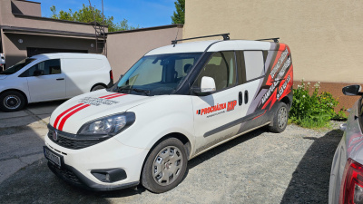 Vlastní vozový park dodavatele zdvihací a manipulační techniky